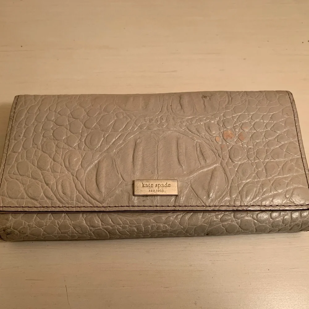 Kate Spade Wallet - Picture 1 of 4